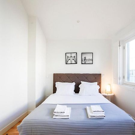 Lovelystay - Cozy 1Br In Santa Catarina W/ Balcony Porto Bagian luar foto