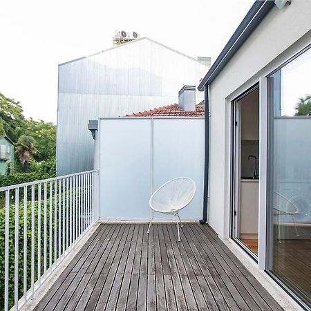 Lovelystay - Cozy 1Br In Santa Catarina W/ Balcony Porto Bagian luar foto