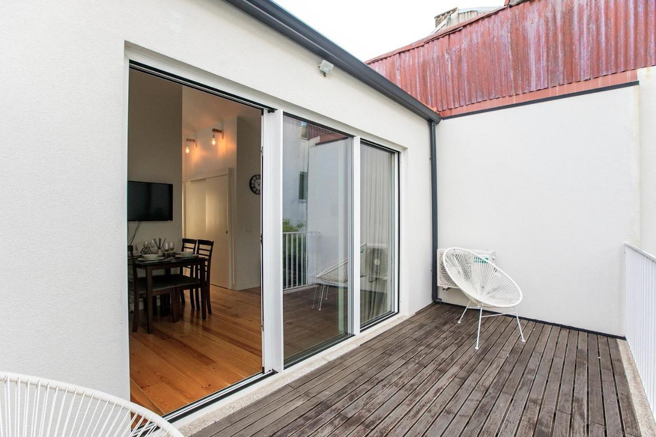 Lovelystay - Cozy 1Br In Santa Catarina W/ Balcony Porto Bagian luar foto