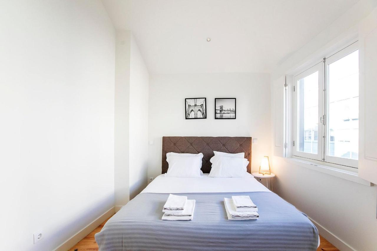 Lovelystay - Cozy 1Br In Santa Catarina W/ Balcony Porto Bagian luar foto