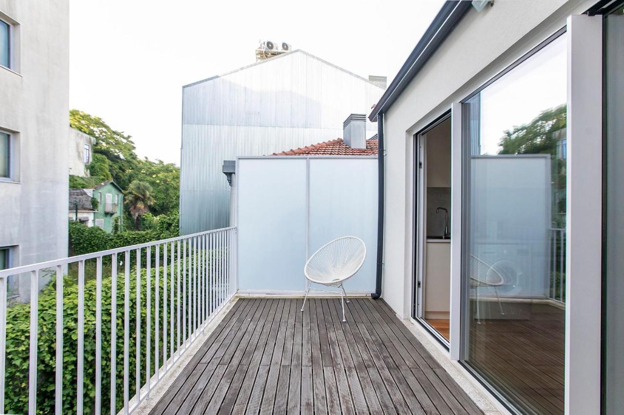 Lovelystay - Cozy 1Br In Santa Catarina W/ Balcony Porto Bagian luar foto