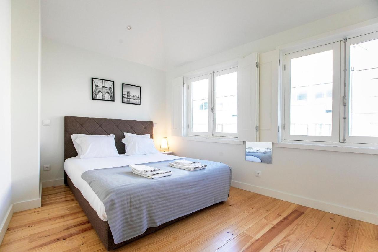 Lovelystay - Cozy 1Br In Santa Catarina W/ Balcony Porto Bagian luar foto