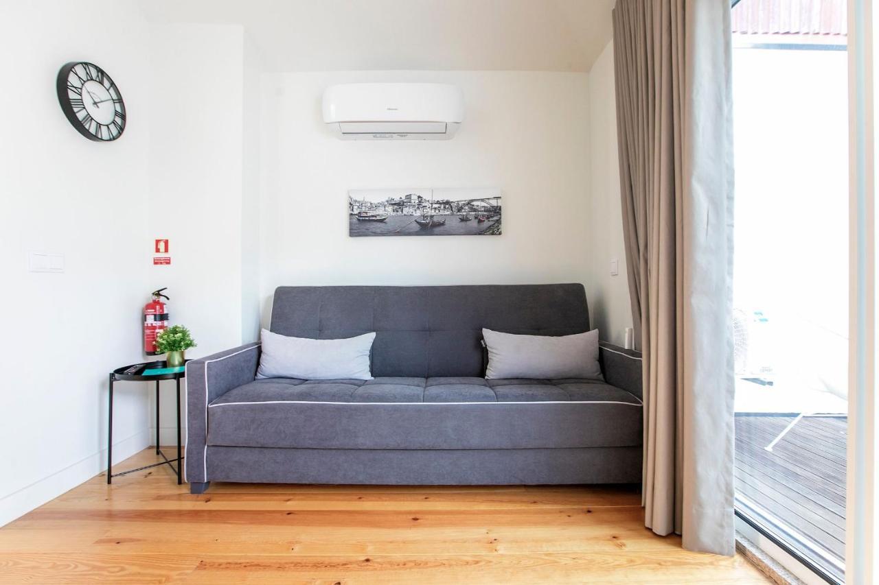 Lovelystay - Cozy 1Br In Santa Catarina W/ Balcony Porto Bagian luar foto