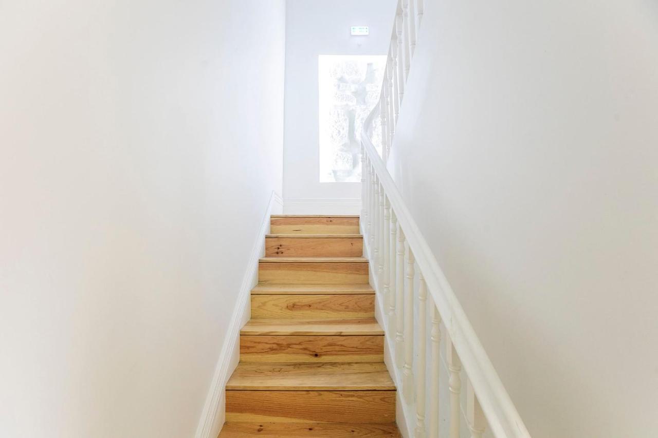 Lovelystay - Cozy 1Br In Santa Catarina W/ Balcony Porto Bagian luar foto