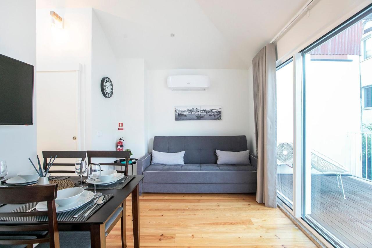 Lovelystay - Cozy 1Br In Santa Catarina W/ Balcony Porto Bagian luar foto