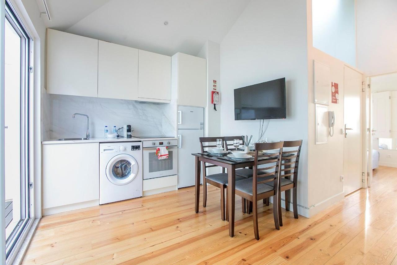 Lovelystay - Cozy 1Br In Santa Catarina W/ Balcony Porto Bagian luar foto